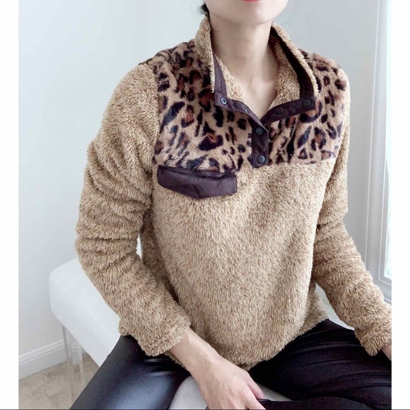 SHERPA SNAP BUTTON PULLOVER SWEATER - LEOPARD - Picture 6 of 13